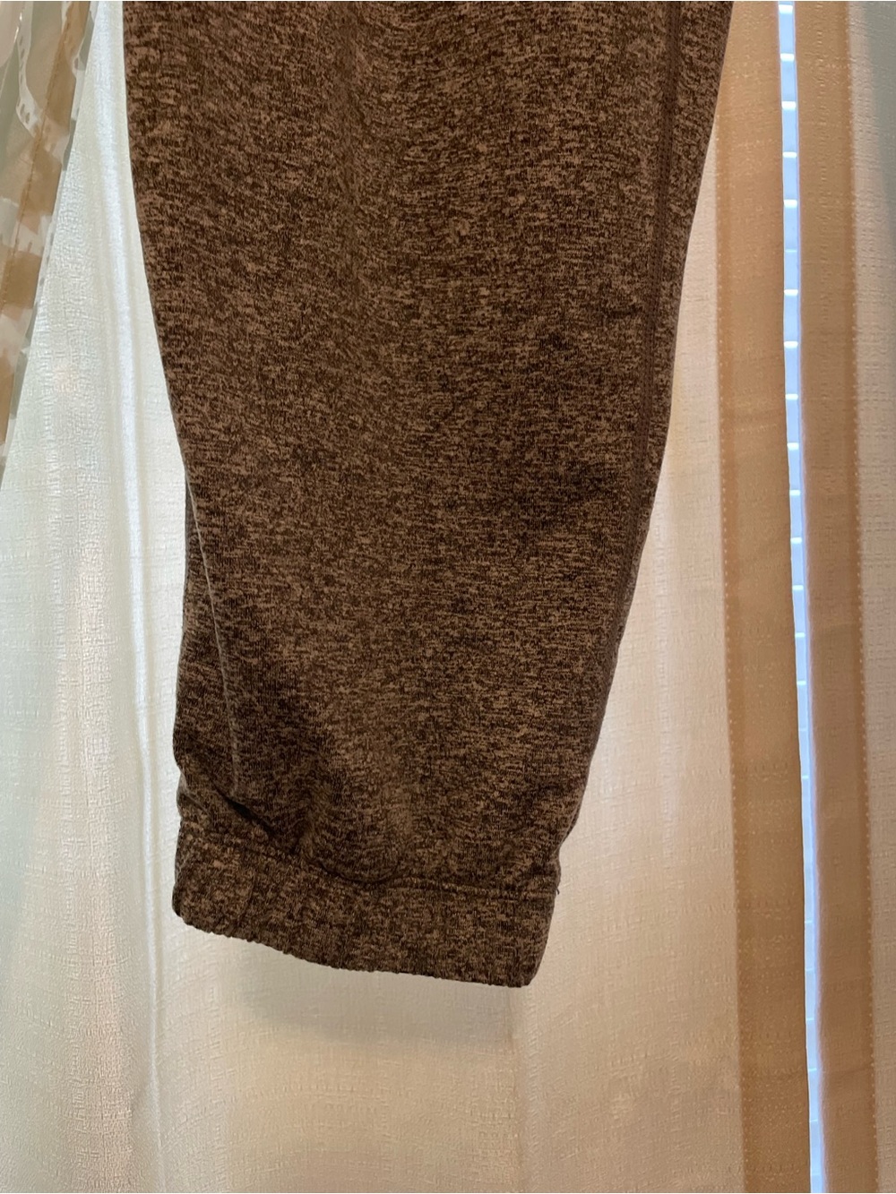 Vuori Heather Gray Women's Jogger Pants - Picture 2 of 5